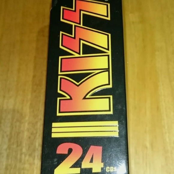 Kiss Army CD Case Holder - Picture 3 of 5